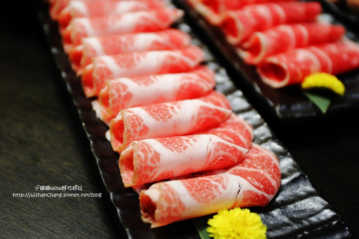 【食║台北】九寨十鍋四川麻辣鍋～溫潤不嗆喉，匈牙利國寶曼加利札豬必點，比牛還好吃