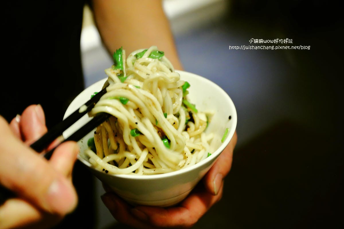【食║台北】九寨十鍋四川麻辣鍋～溫潤不嗆喉，匈牙利國寶曼加利札豬必點，比牛還好吃