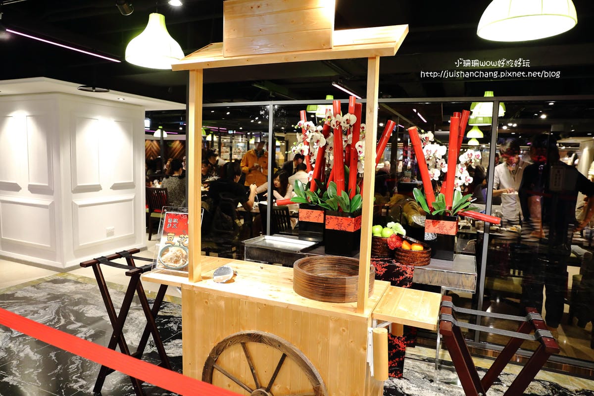 【食║台北】潮坊港式飲茶自助百匯（微風店）～高雄大八的美食正式進駐台北囉！平價港式料理吃到飽。傳統蒸籠推車。各類佳餚一次滿足！