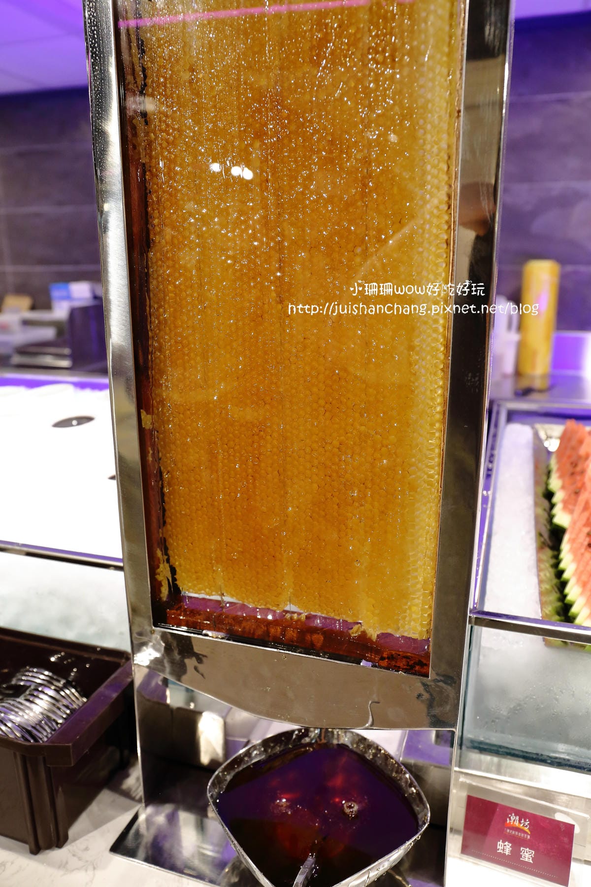 【食║台北】潮坊港式飲茶自助百匯（微風店）～高雄大八的美食正式進駐台北囉！平價港式料理吃到飽。傳統蒸籠推車。各類佳餚一次滿足！