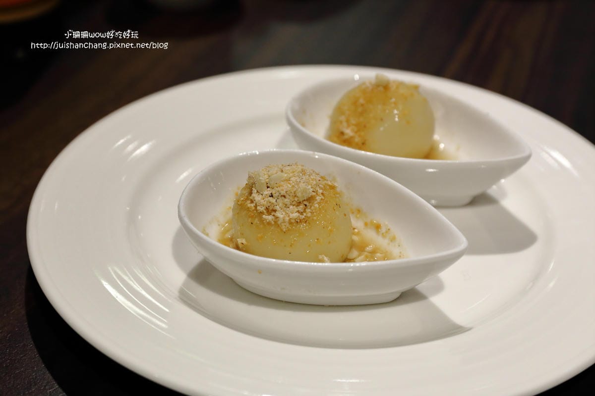 【食║台北】潮坊港式飲茶自助百匯（微風店）～高雄大八的美食正式進駐台北囉！平價港式料理吃到飽。傳統蒸籠推車。各類佳餚一次滿足！