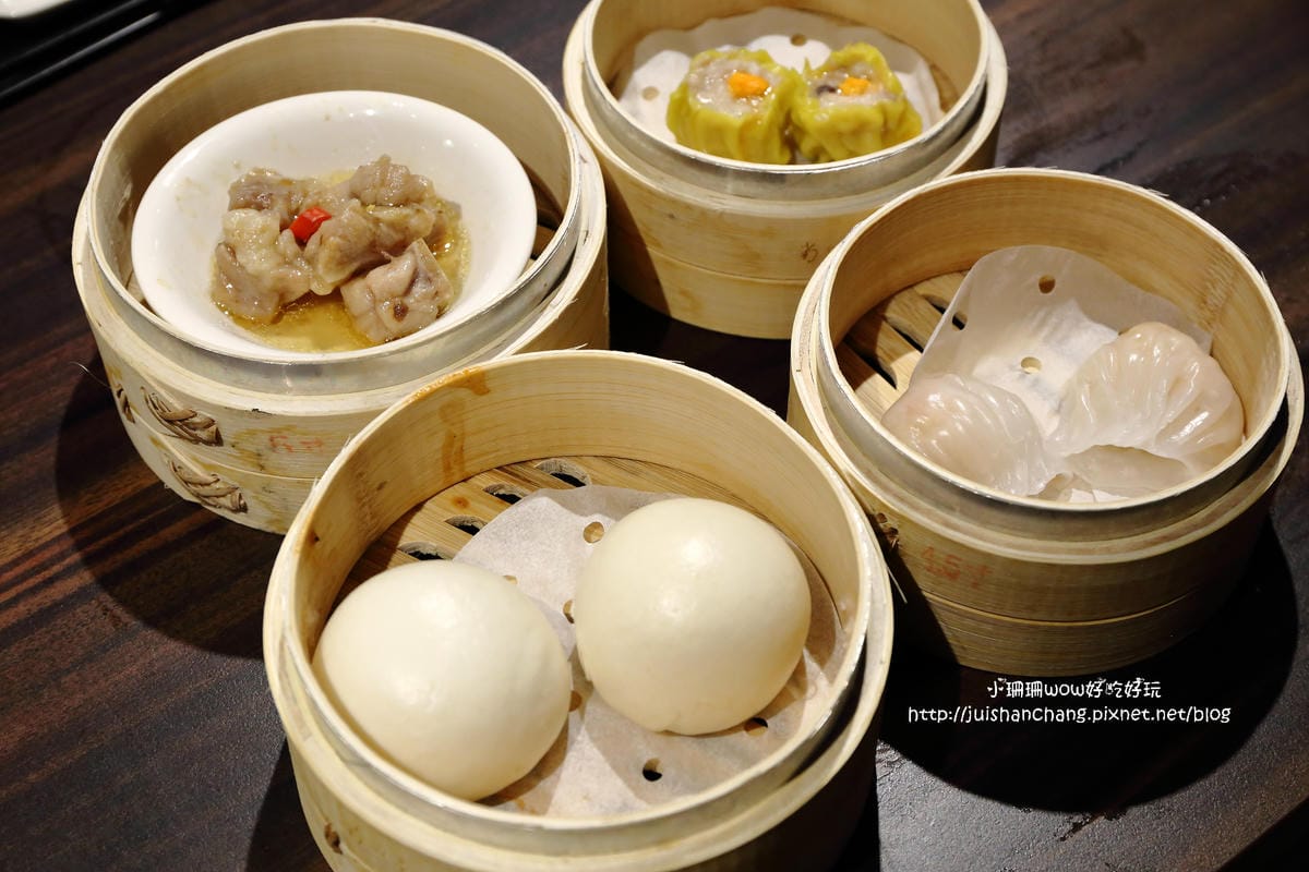 【食║台北】潮坊港式飲茶自助百匯（微風店）～高雄大八的美食正式進駐台北囉！平價港式料理吃到飽。傳統蒸籠推車。各類佳餚一次滿足！