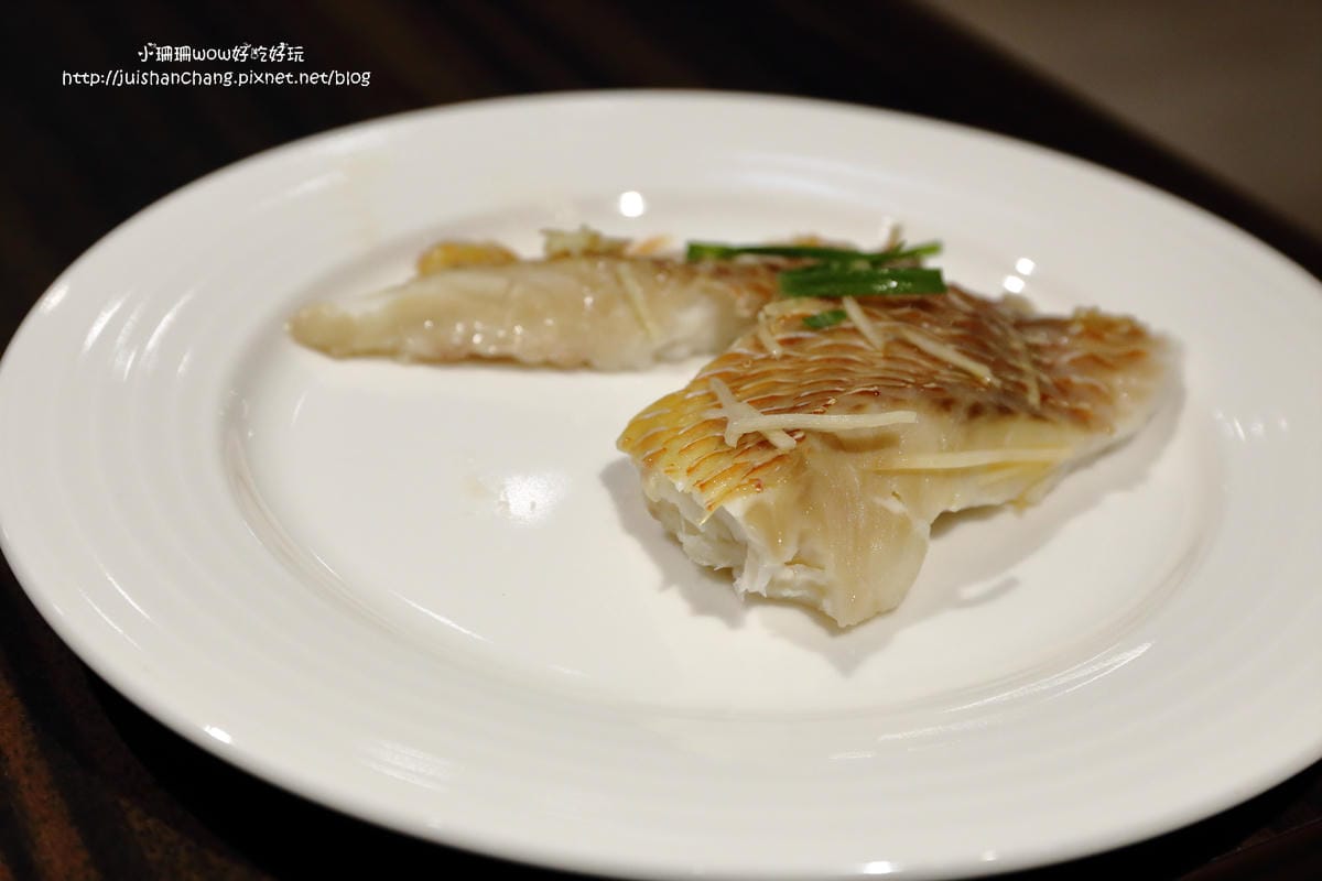 【食║台北】潮坊港式飲茶自助百匯（微風店）～高雄大八的美食正式進駐台北囉！平價港式料理吃到飽。傳統蒸籠推車。各類佳餚一次滿足！