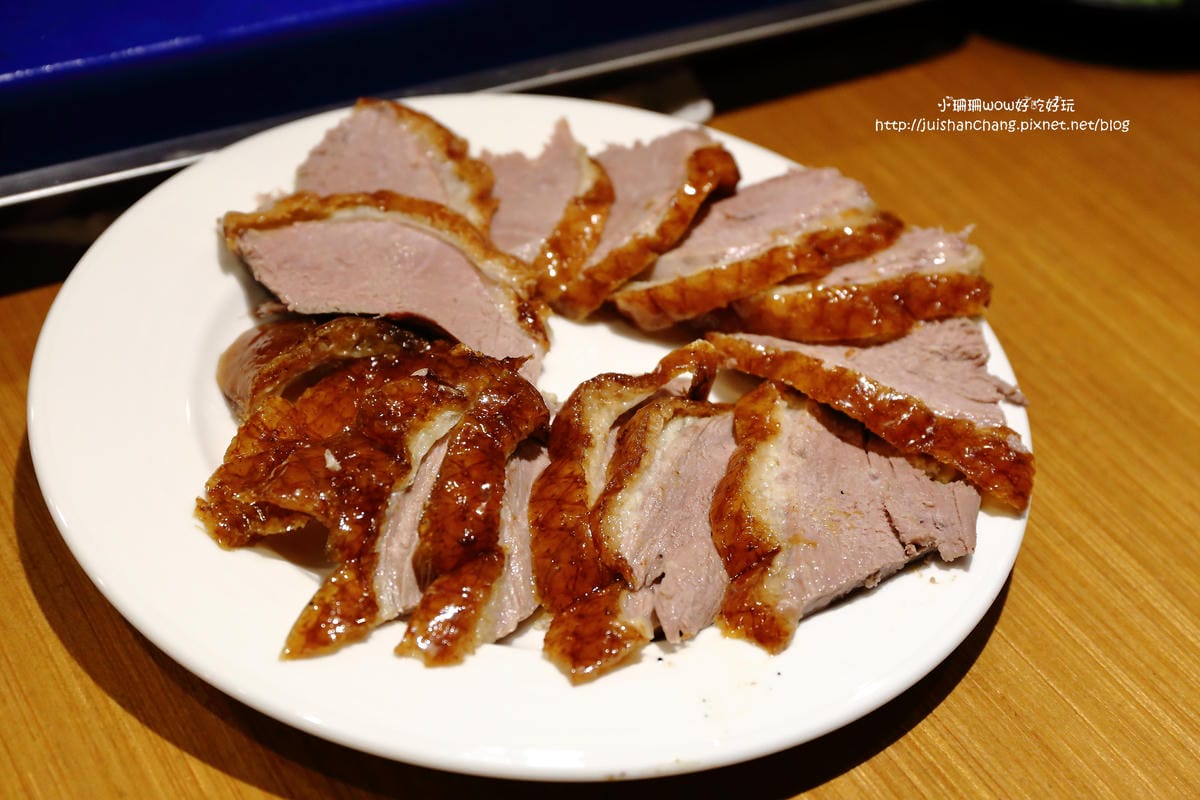 【食║台北】潮坊港式飲茶自助百匯（微風店）～高雄大八的美食正式進駐台北囉！平價港式料理吃到飽。傳統蒸籠推車。各類佳餚一次滿足！