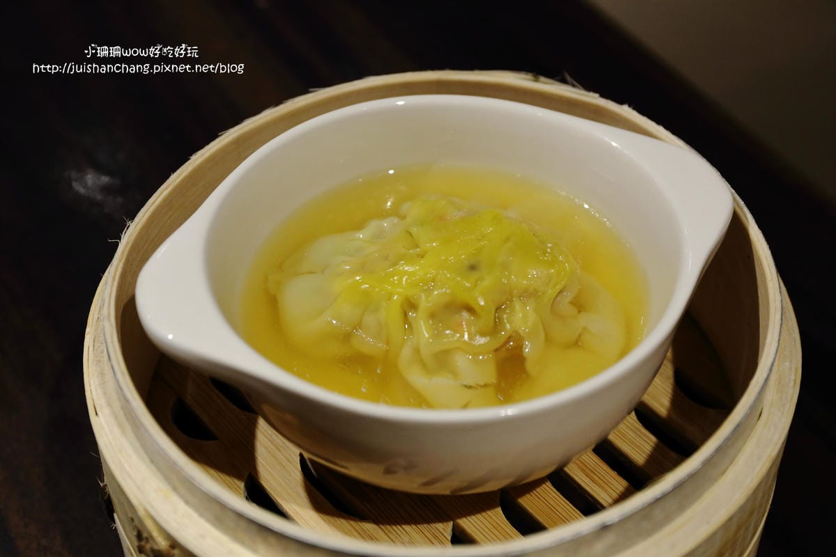 【食║台北】潮坊港式飲茶自助百匯（微風店）～高雄大八的美食正式進駐台北囉！平價港式料理吃到飽。傳統蒸籠推車。各類佳餚一次滿足！