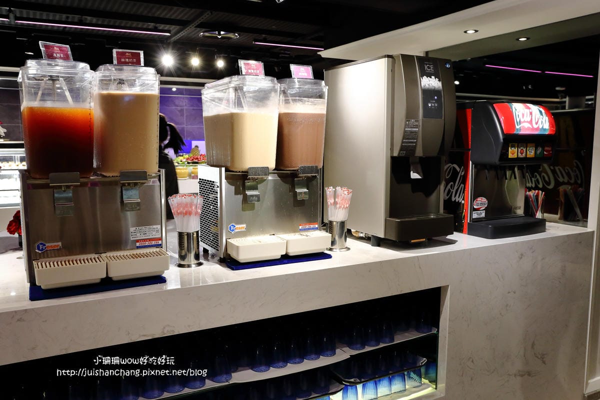 【食║台北】潮坊港式飲茶自助百匯（微風店）～高雄大八的美食正式進駐台北囉！平價港式料理吃到飽。傳統蒸籠推車。各類佳餚一次滿足！