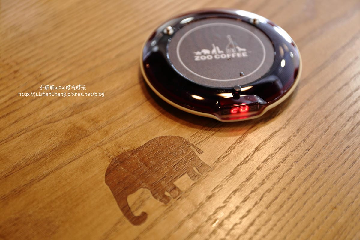 【食║台北】「善良的男人」咖啡廳 ZOO COFFEE～韓國人氣咖啡館台灣一號店！都市叢林，動物們陪你一起喝咖啡
