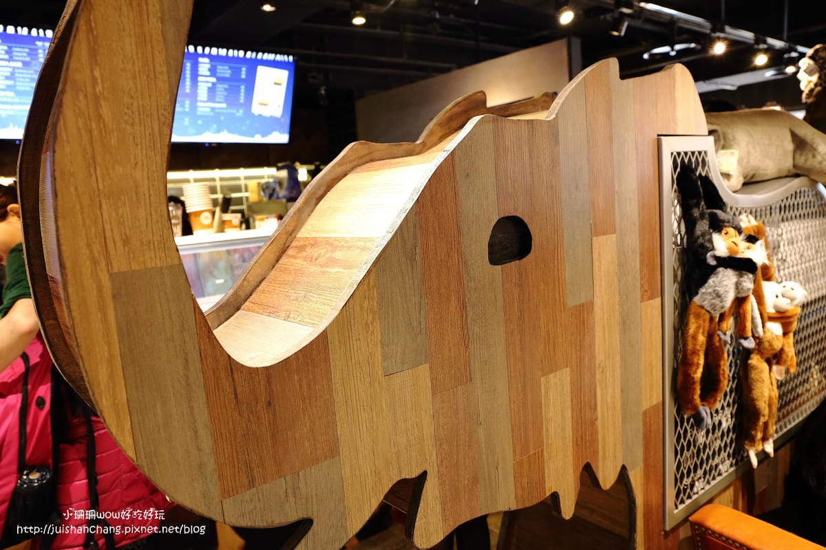 【食║台北】「善良的男人」咖啡廳 ZOO COFFEE～韓國人氣咖啡館台灣一號店！都市叢林，動物們陪你一起喝咖啡