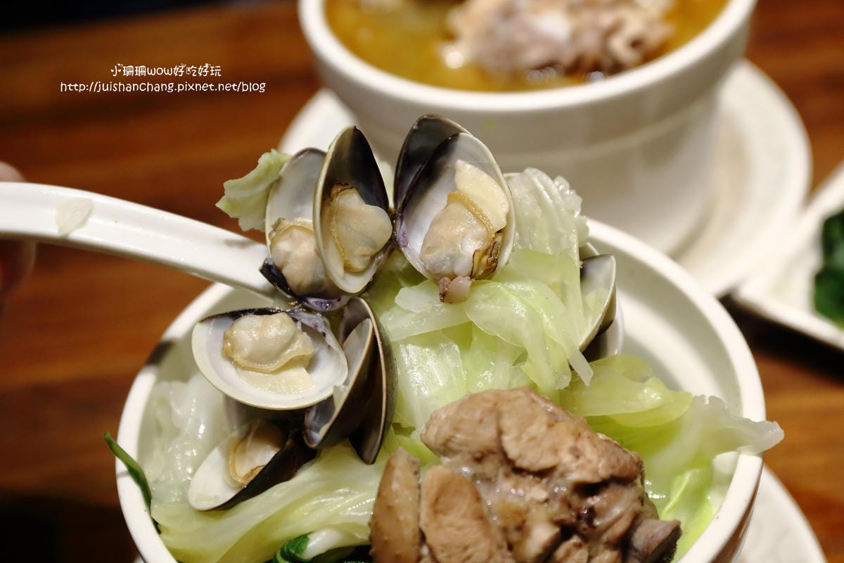 【食║台北】雙月食品社～台大醫院附近養生美食。冷冷的天，喝個暖呼呼的雞湯最讚了！