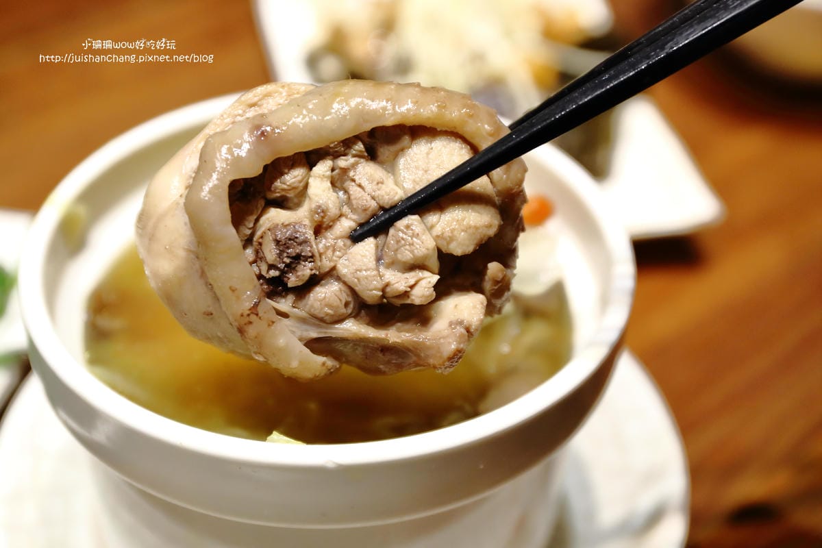 【食║台北】雙月食品社～台大醫院附近養生美食。冷冷的天，喝個暖呼呼的雞湯最讚了！