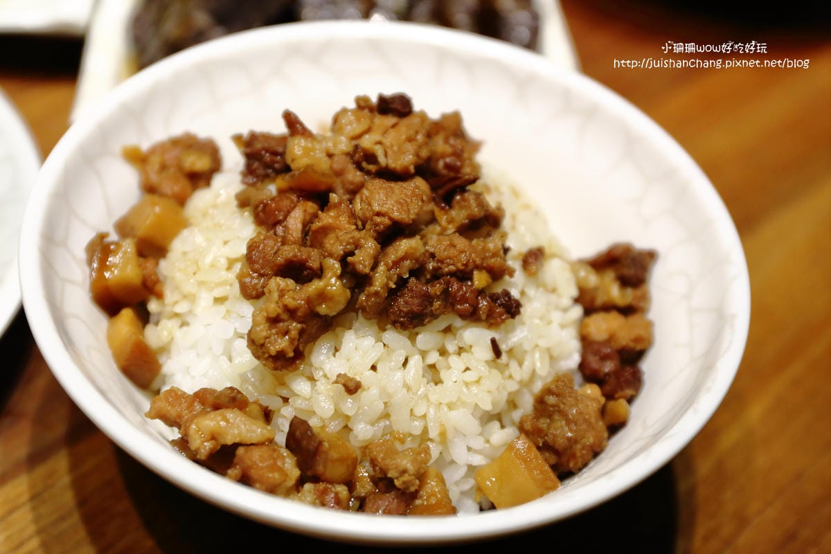 【食║台北】雙月食品社～台大醫院附近養生美食。冷冷的天，喝個暖呼呼的雞湯最讚了！