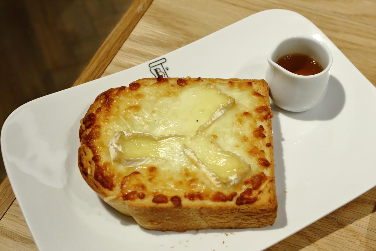 【食║台北】「PABLO」半熟起司蛋糕。台灣一號店～大阪排隊人氣No.1甜點來了！終於等到“它”了！會「流」的起司蛋糕！(已歇業)