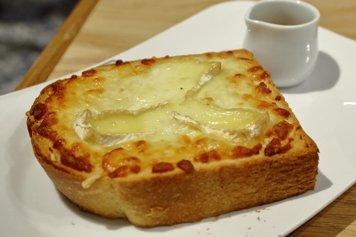 【食║台北】「PABLO」半熟起司蛋糕。台灣一號店～大阪排隊人氣No.1甜點來了！終於等到“它”了！會「流」的起司蛋糕！(已歇業)