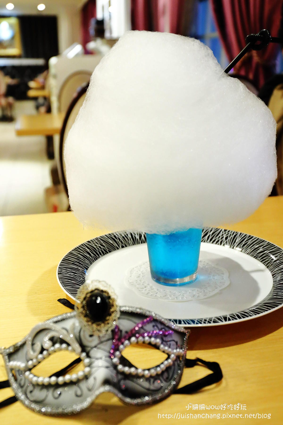 【食║台北】跳舞香水忠孝店～東區下午茶。奢華又浪漫面具趴。新品夢幻般的圓滾滾雲朵棉花糖