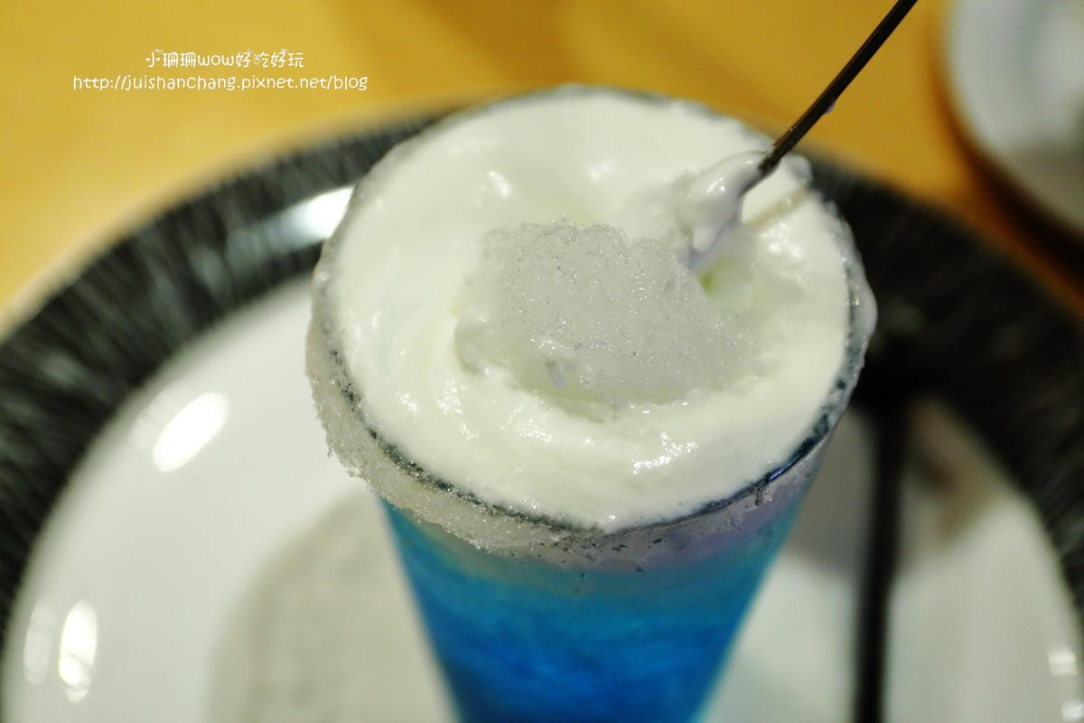 【食║台北】跳舞香水忠孝店～東區下午茶。奢華又浪漫面具趴。新品夢幻般的圓滾滾雲朵棉花糖