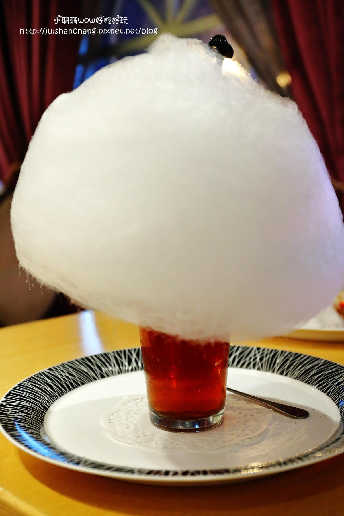 【食║台北】跳舞香水忠孝店～東區下午茶。奢華又浪漫面具趴。新品夢幻般的圓滾滾雲朵棉花糖