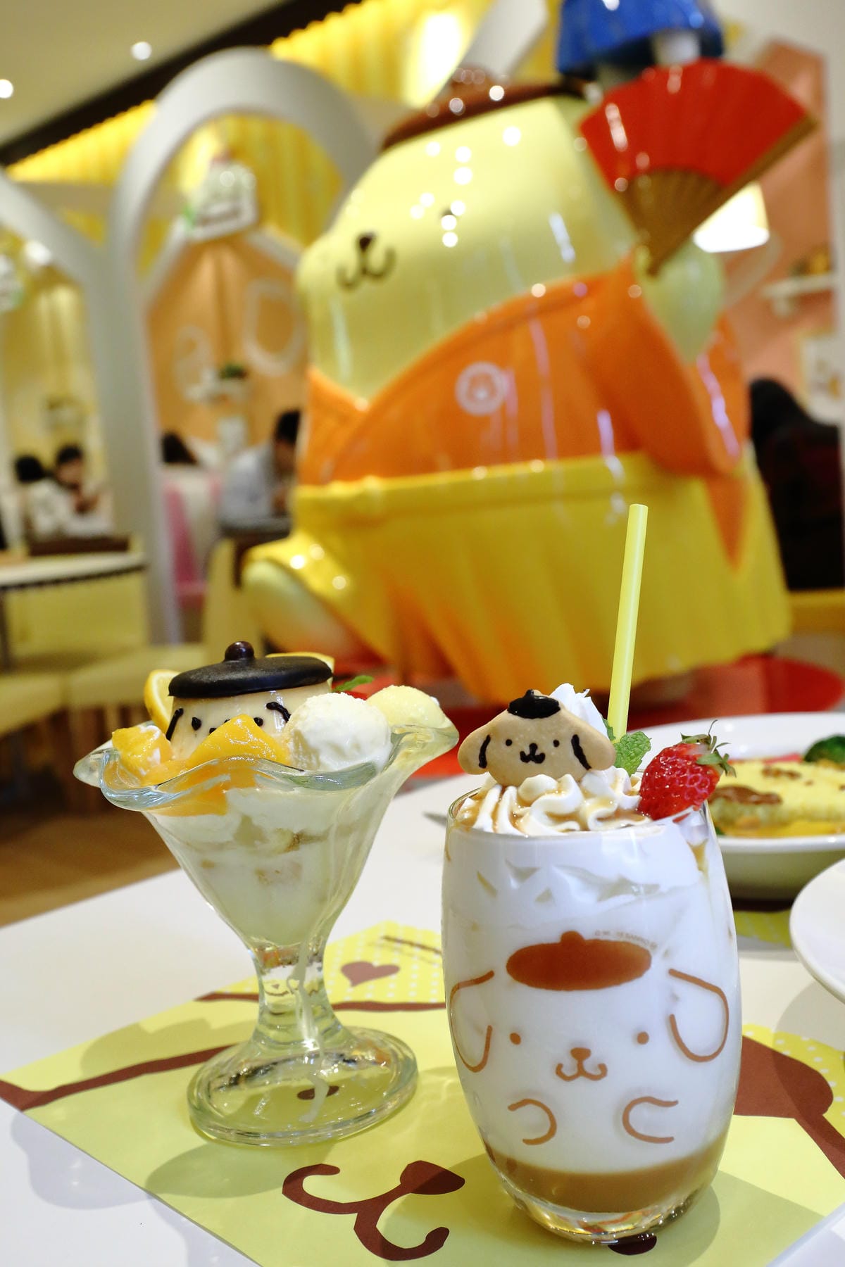 【食║台北】布丁狗餐廳 POMPOMPURIN Cafe。台灣一號店～日本超卡哇依卡通主題餐廳開幕，布丁狗陪你吃下午茶(已歇業)