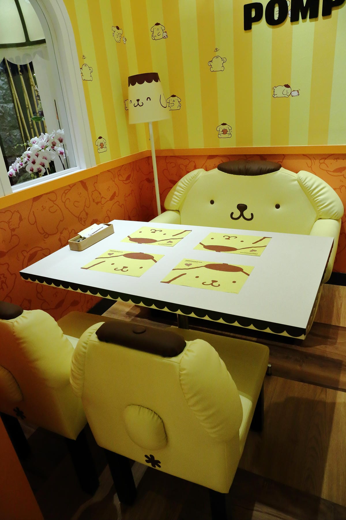 【食║台北】布丁狗餐廳 POMPOMPURIN Cafe。台灣一號店～日本超卡哇依卡通主題餐廳開幕，布丁狗陪你吃下午茶(已歇業)