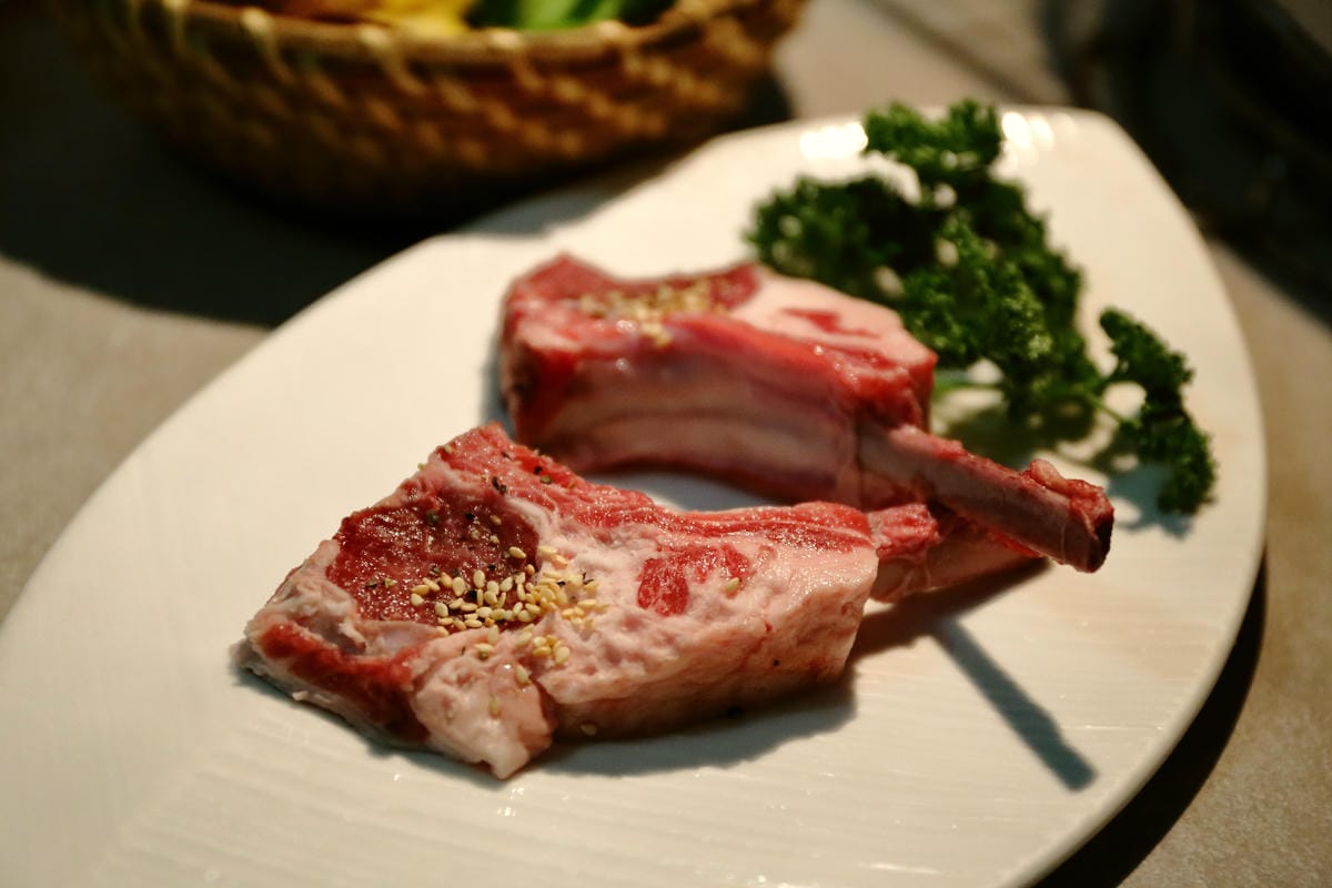 【食║台北】火之舞蓁品燒 和牛放題～忠孝敦化燒肉吃到飽。頂級燒肉，美味和牛饗宴，燒肉控們準備好大快朵頤吧！