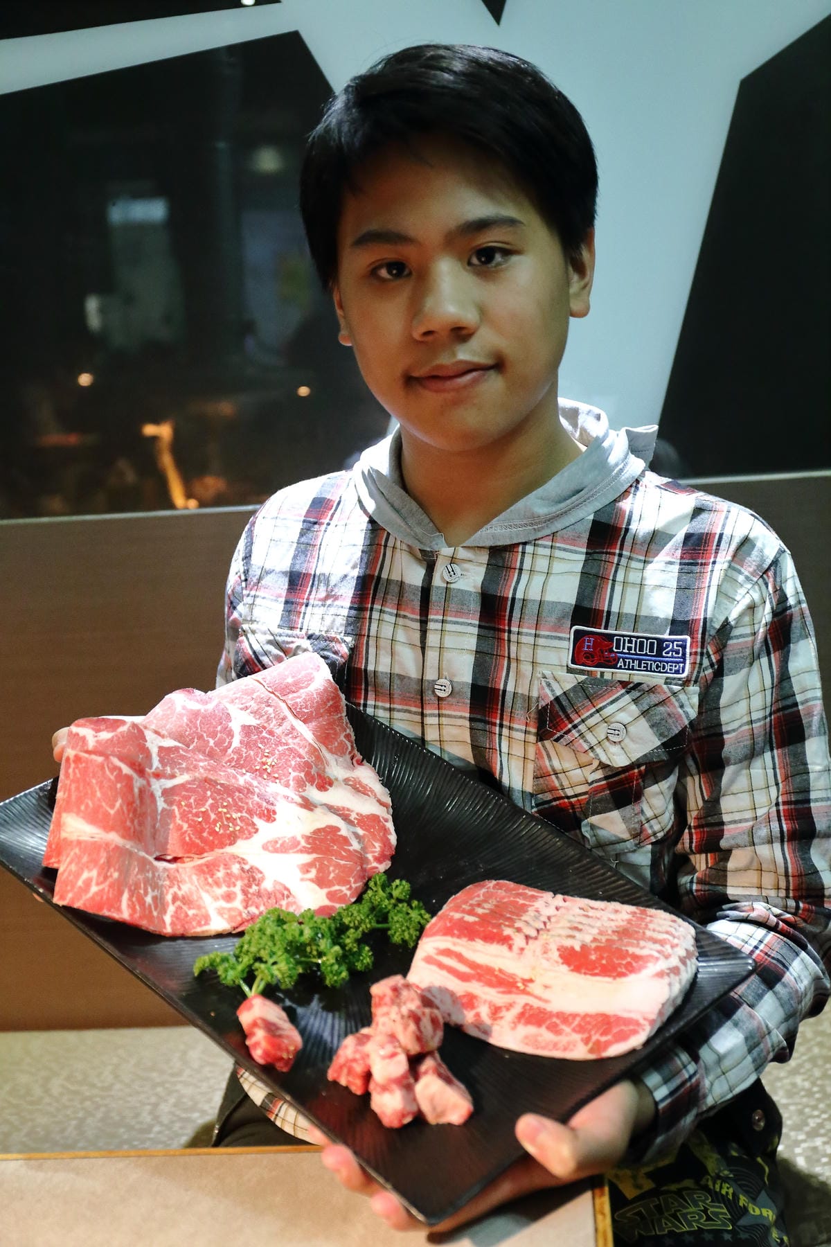 【食║台北】火之舞蓁品燒 和牛放題～忠孝敦化燒肉吃到飽。頂級燒肉，美味和牛饗宴，燒肉控們準備好大快朵頤吧！