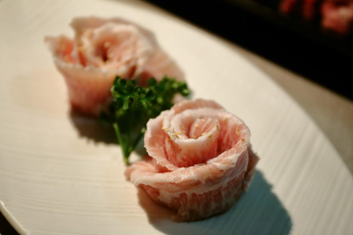 【食║台北】火之舞蓁品燒 和牛放題～忠孝敦化燒肉吃到飽。頂級燒肉，美味和牛饗宴，燒肉控們準備好大快朵頤吧！