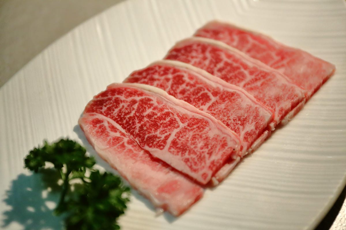 【食║台北】火之舞蓁品燒 和牛放題～忠孝敦化燒肉吃到飽。頂級燒肉，美味和牛饗宴，燒肉控們準備好大快朵頤吧！