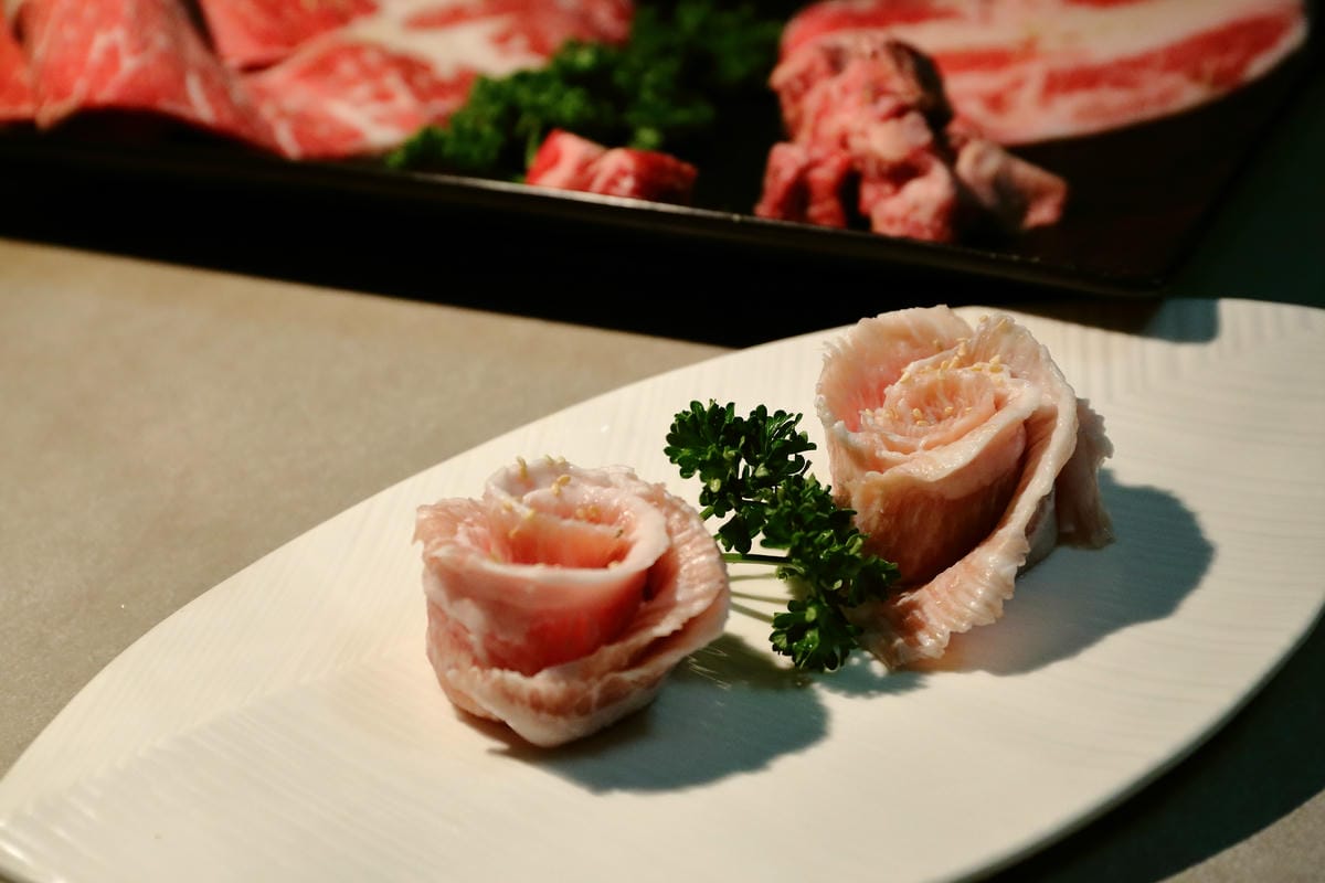 【食║台北】火之舞蓁品燒 和牛放題～忠孝敦化燒肉吃到飽。頂級燒肉，美味和牛饗宴，燒肉控們準備好大快朵頤吧！