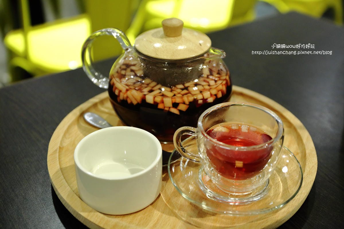 【食║台北】Mastro Cafe～咖啡VS.美食。「戰斧豬排」重量級霸氣登場，驚豔破表！