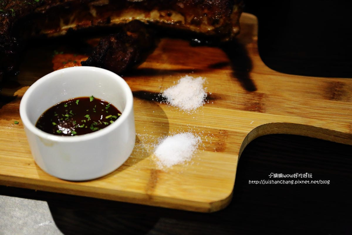 【食║台北】Mastro Cafe～咖啡VS.美食。「戰斧豬排」重量級霸氣登場，驚豔破表！