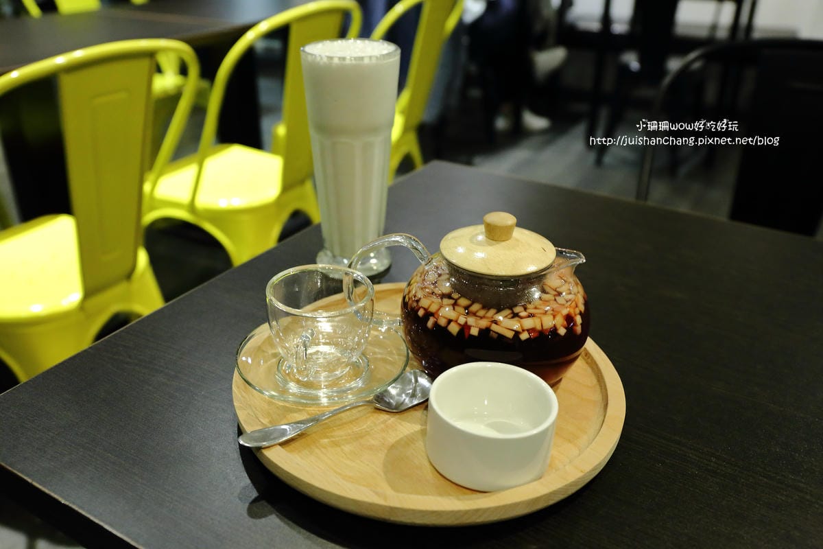 【食║台北】Mastro Cafe～咖啡VS.美食。「戰斧豬排」重量級霸氣登場，驚豔破表！