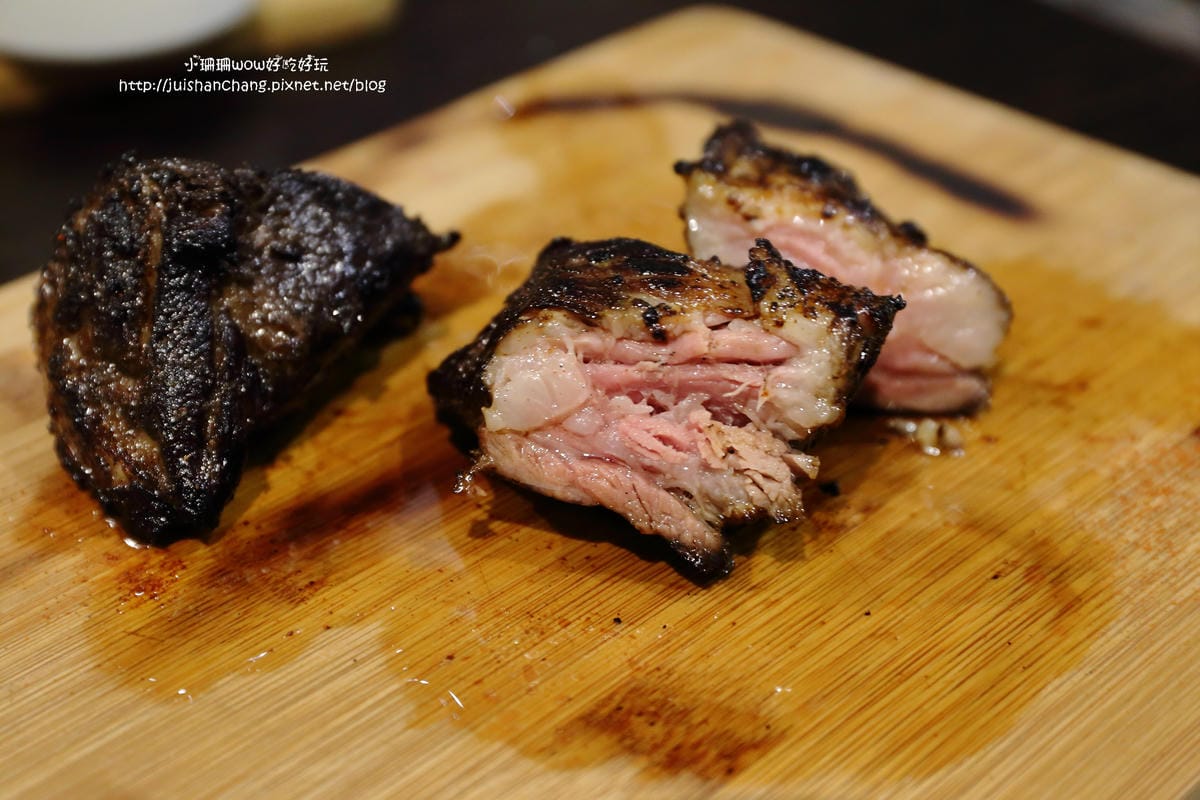 【食║台北】Mastro Cafe～咖啡VS.美食。「戰斧豬排」重量級霸氣登場，驚豔破表！