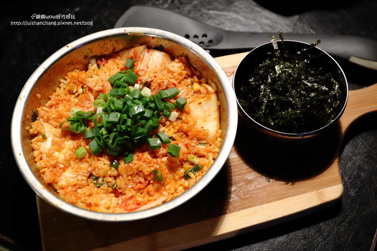 【食║台北】三角三韓國道地烤肉～51公分的大鍋蓋，正宗韓式口味！大口吃肉+正妹桌邊服務，道地的口味連韓國人也愛！