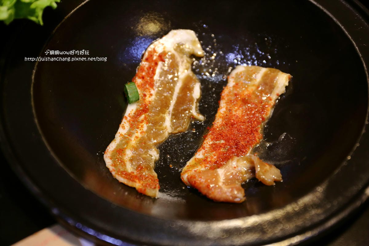 【食║新莊】劉震川日韓風味鍋（新莊幸福店）～韓食出新招創意，火烤兩吃，大份量又美味的韓式料理