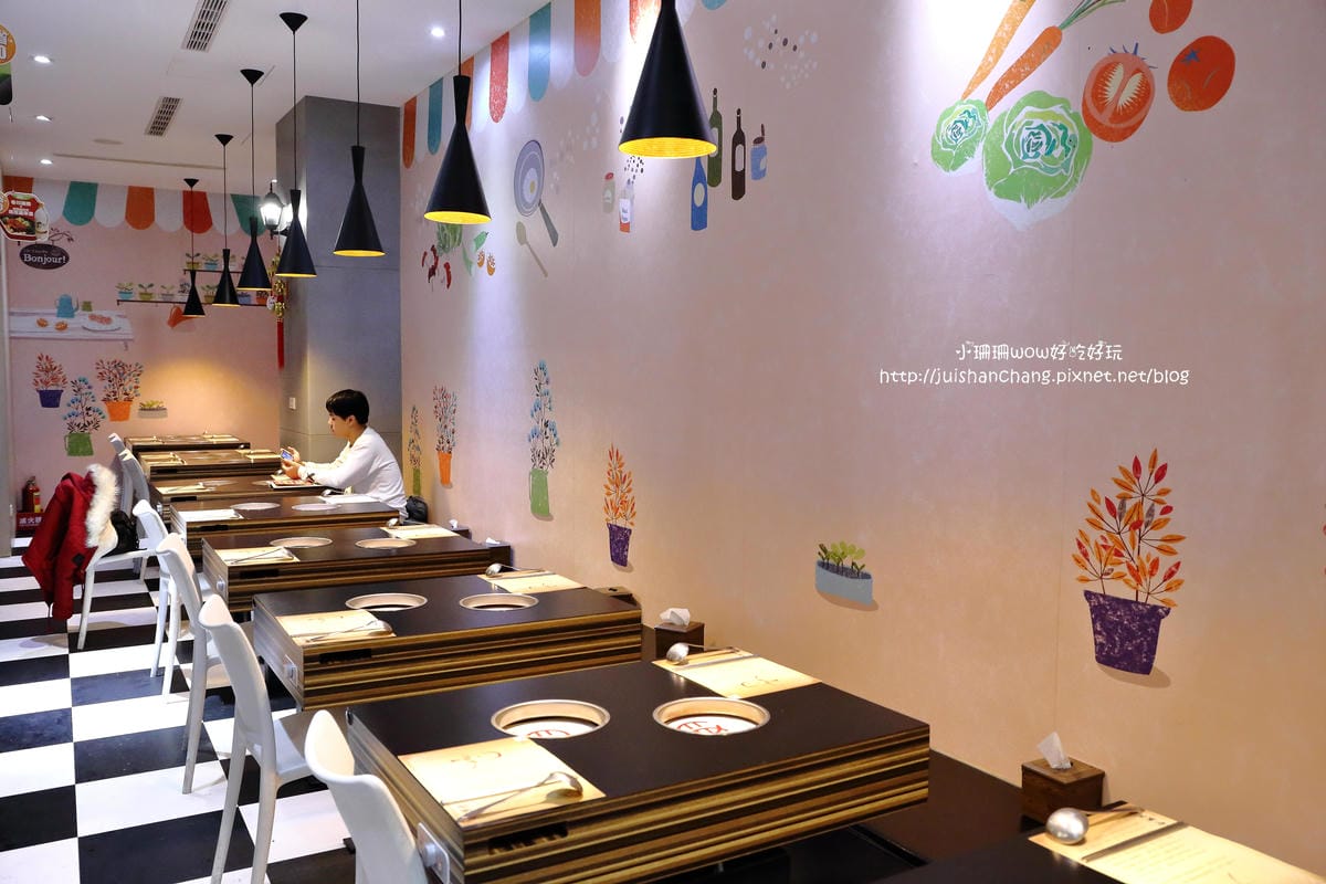 【食║新莊】劉震川日韓風味鍋（新莊幸福店）～韓食出新招創意，火烤兩吃，大份量又美味的韓式料理