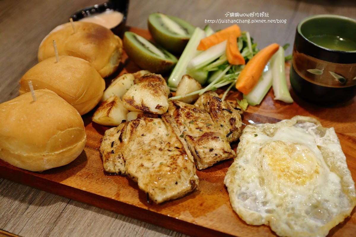 【食║中和】尼克叔叔創意廚房～華新街巷弄美食。低調招牌隱藏美味。早午餐、義大利麵、下午茶、點心，無國界小食店(已歇業)