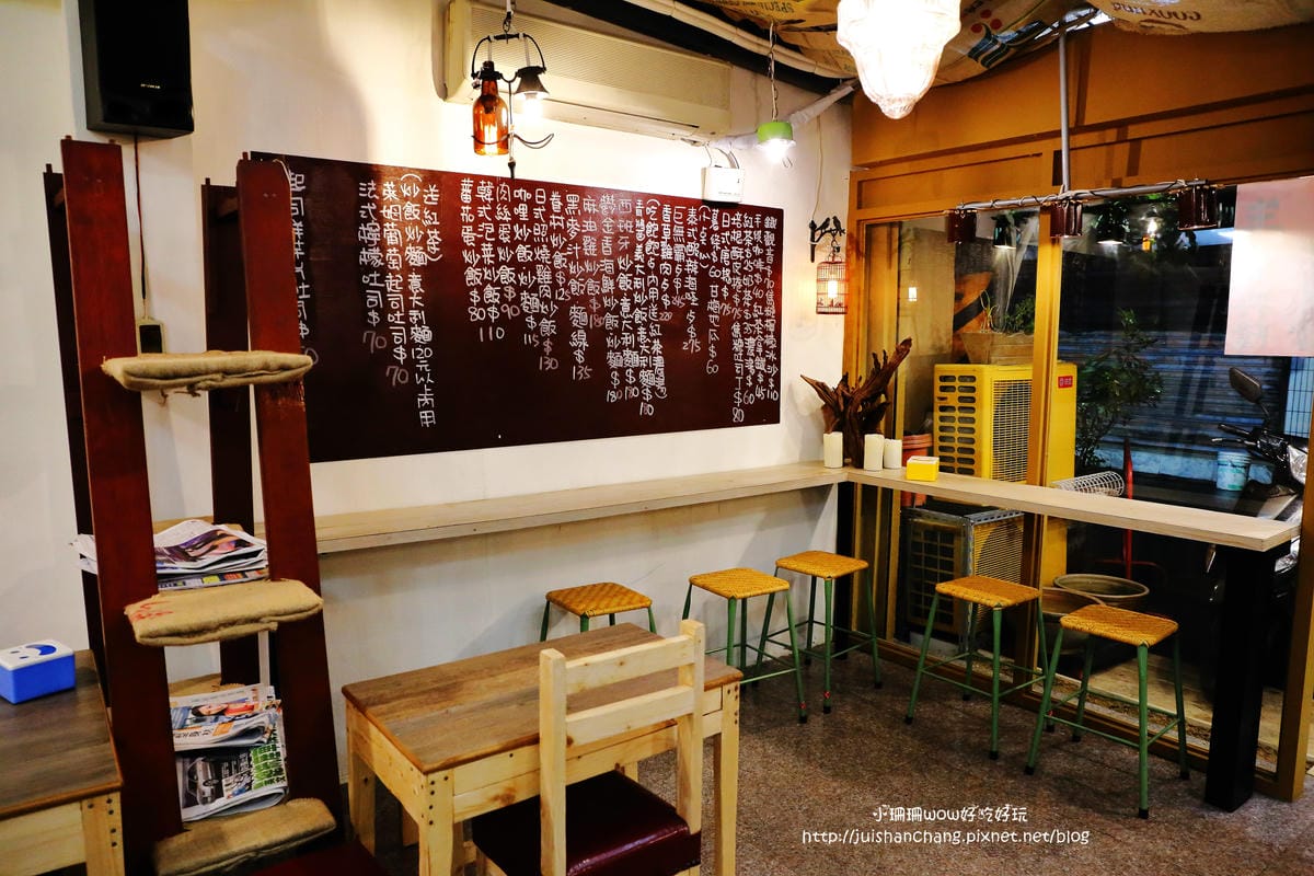 【食║中和】尼克叔叔創意廚房～華新街巷弄美食。低調招牌隱藏美味。早午餐、義大利麵、下午茶、點心，無國界小食店(已歇業)