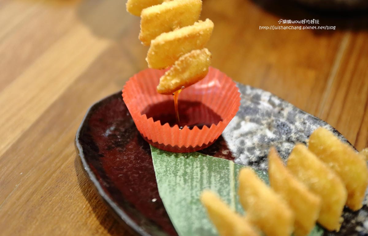 【食║板橋】極串揚酒場居酒屋～新埔捷運站美食。名古屋「串炸」來了！ 60年秘傳粉漿，獨家秘方調味，道地口味美味無比！