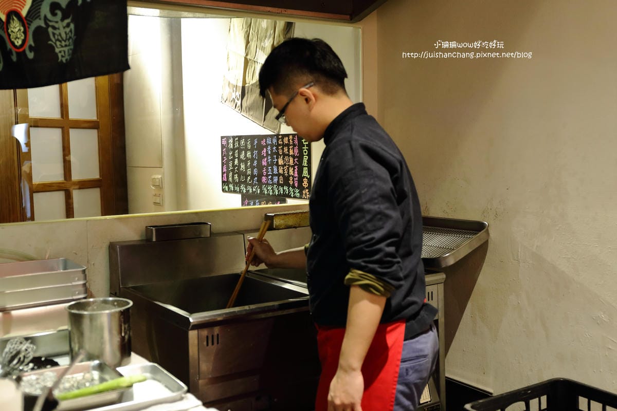 【食║板橋】極串揚酒場居酒屋～新埔捷運站美食。名古屋「串炸」來了！ 60年秘傳粉漿，獨家秘方調味，道地口味美味無比！