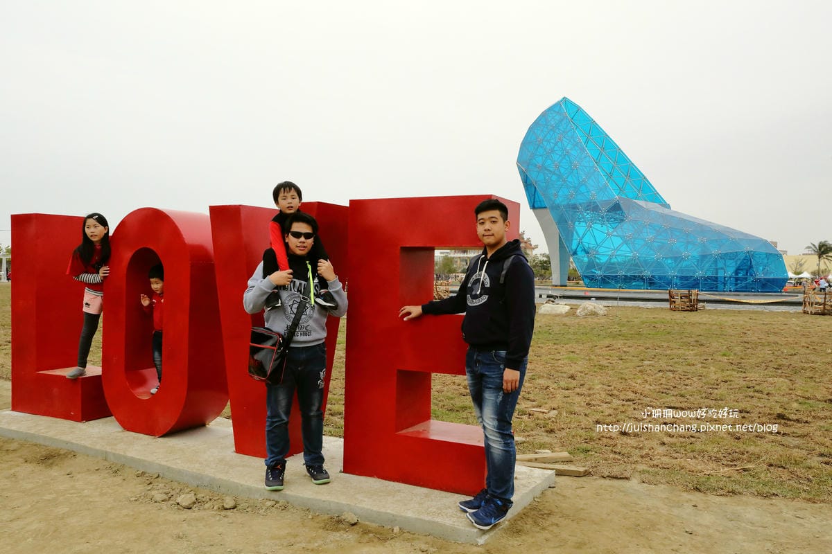 【遊║嘉義布袋】玻璃高跟鞋教堂～嘉義新亮點！話題已經引起全球熱潮！