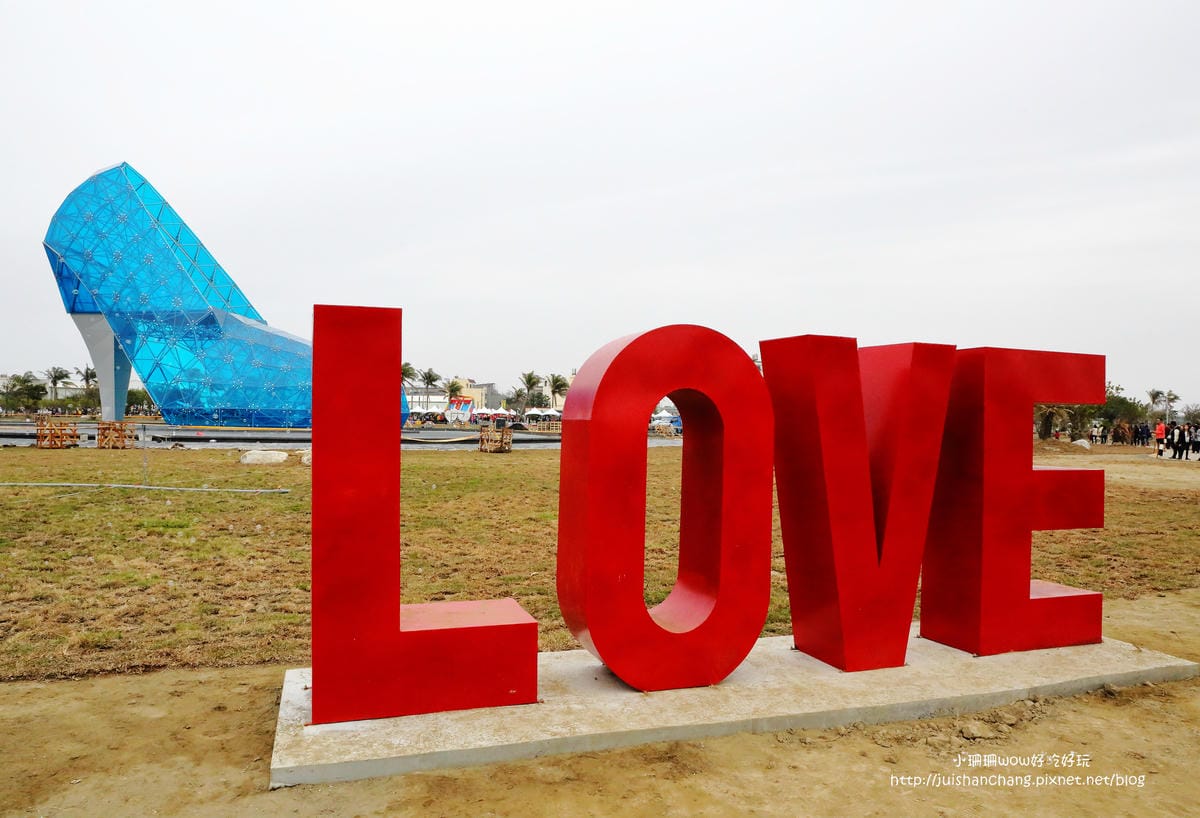 【遊║嘉義布袋】玻璃高跟鞋教堂～嘉義新亮點！話題已經引起全球熱潮！