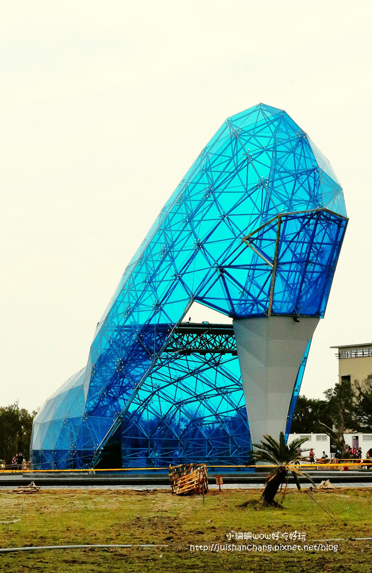 【遊║嘉義布袋】玻璃高跟鞋教堂～嘉義新亮點！話題已經引起全球熱潮！