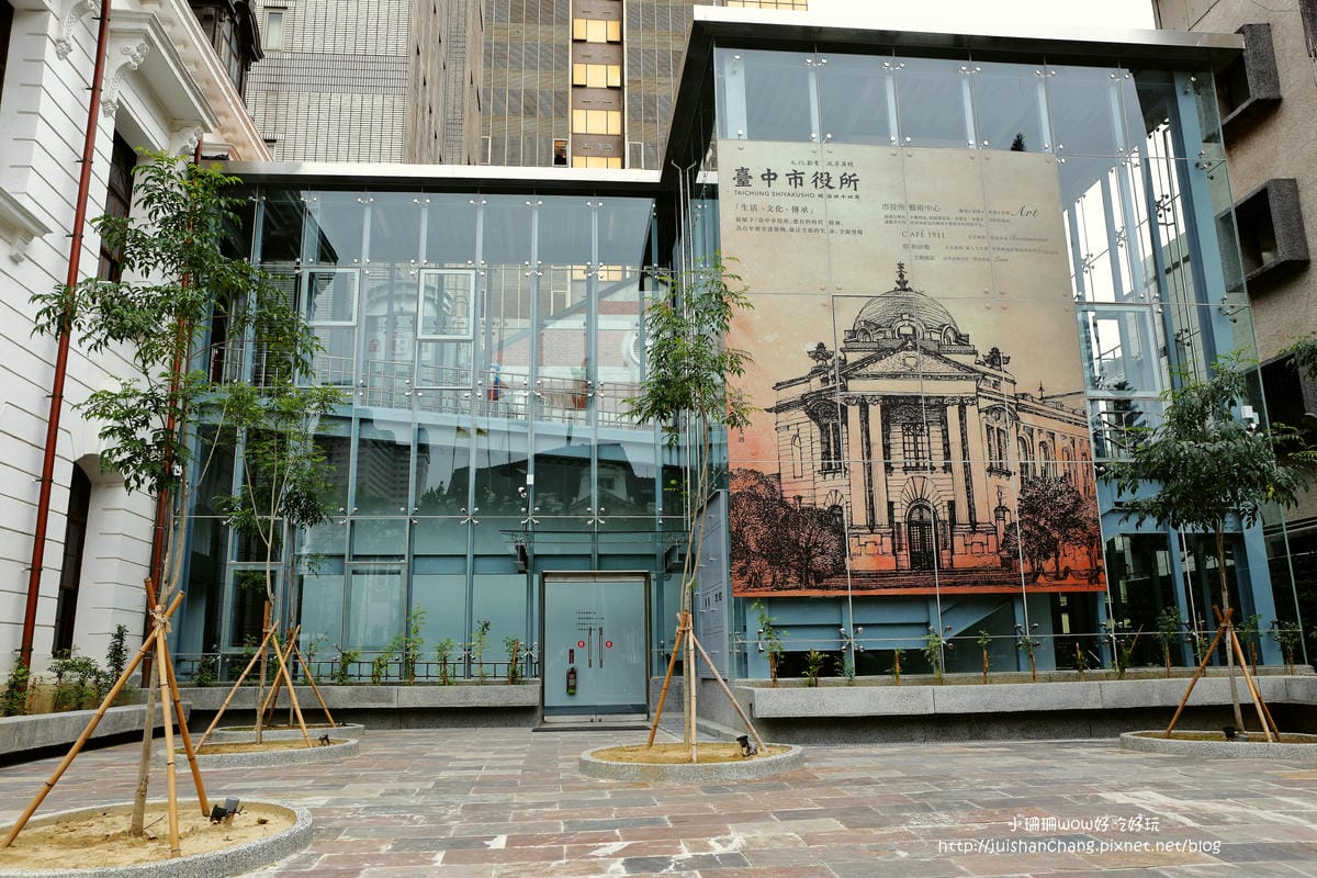 【食║台中】台中市役所文創園區～在日治時期全台灣最華麗之市役所用餐，Cafe1911&昭和沙龍，古典玫瑰園攜手文創人才全新劇作！