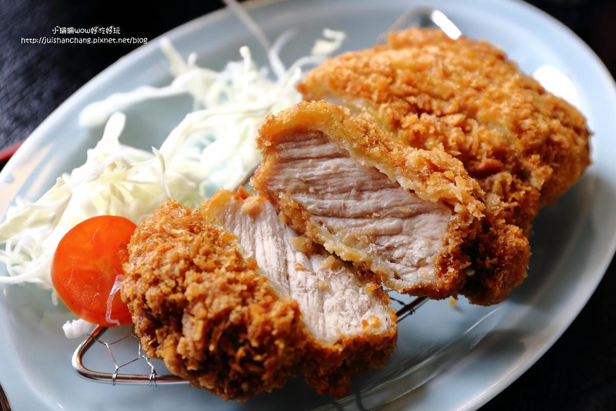【食║台中】台中市役所文創園區～在日治時期全台灣最華麗之市役所用餐，Cafe1911&昭和沙龍，古典玫瑰園攜手文創人才全新劇作！