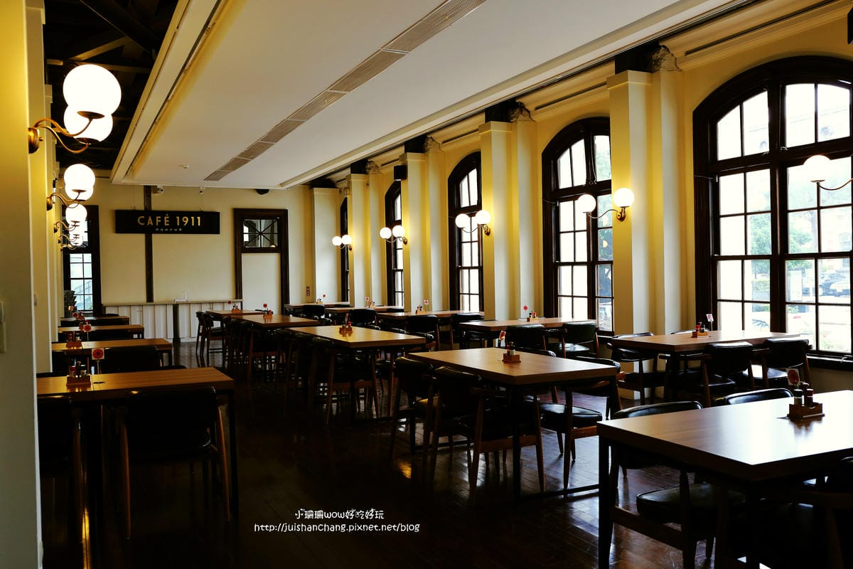 【食║台中】台中市役所文創園區～在日治時期全台灣最華麗之市役所用餐，Cafe1911&昭和沙龍，古典玫瑰園攜手文創人才全新劇作！