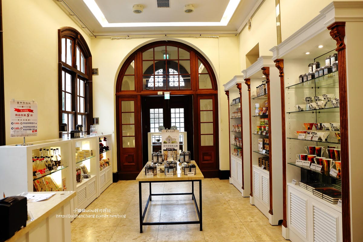 【食║台中】台中市役所文創園區～在日治時期全台灣最華麗之市役所用餐，Cafe1911&昭和沙龍，古典玫瑰園攜手文創人才全新劇作！