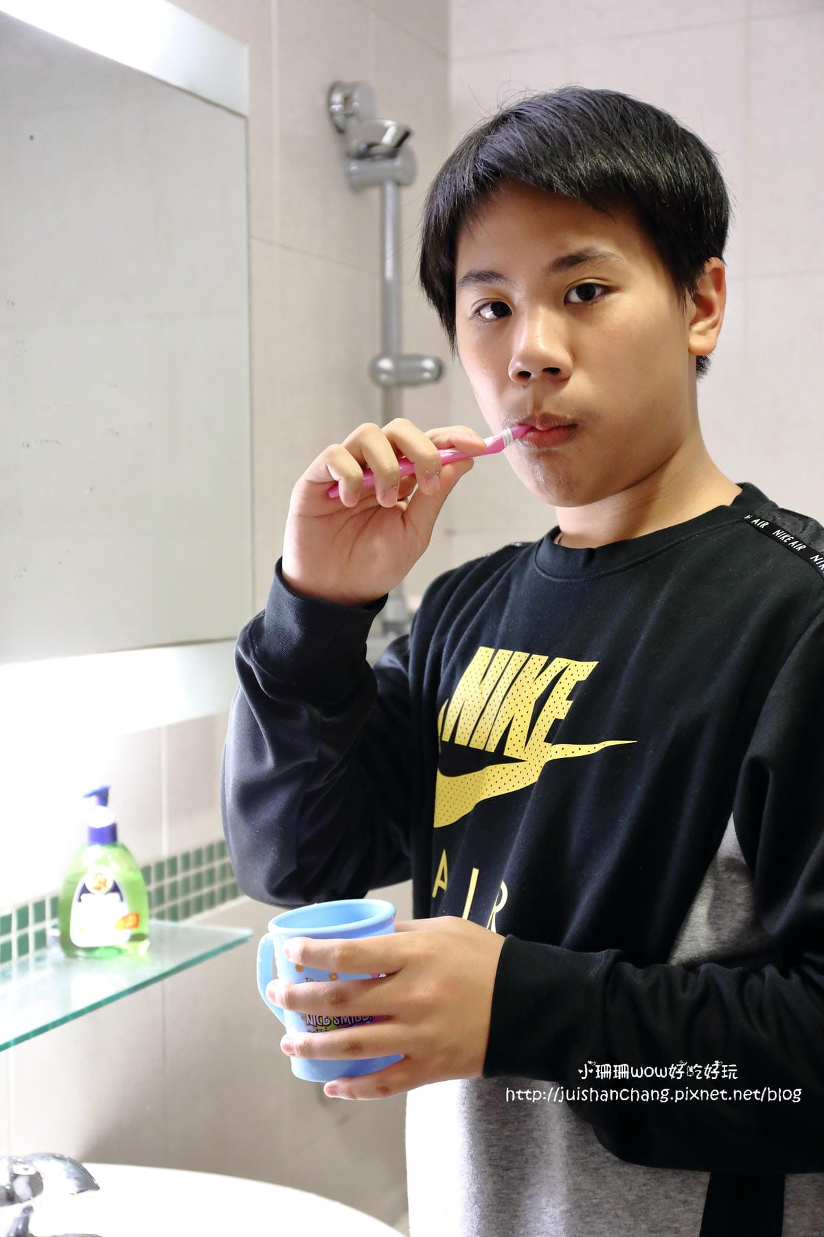 【分享║保健】白人蜂膠牙膏～MIT台灣製造牙膏，保護牙齒的守護神/全台唯一開放式的牙膏觀光工廠(文末抽獎)