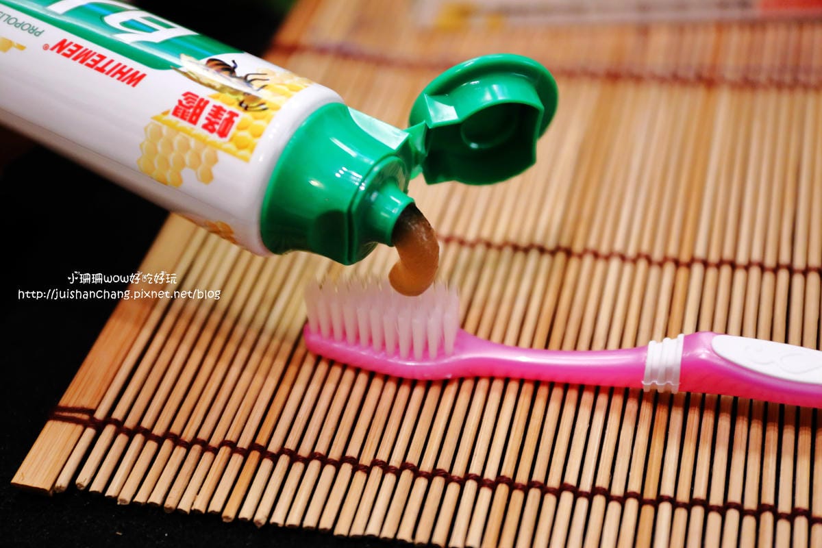 【分享║保健】白人蜂膠牙膏～MIT台灣製造牙膏，保護牙齒的守護神/全台唯一開放式的牙膏觀光工廠(文末抽獎)