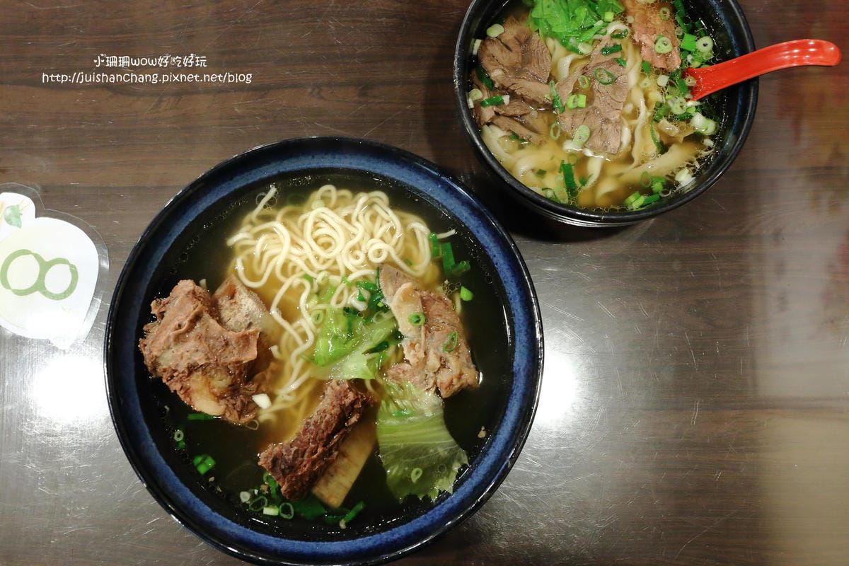 【食║中和】老兵曾王記牛肉麵～好牛！牛肉麵裡有巨無霸帶骨牛小排！榮獲北縣我最牛優質特色牛肉麵