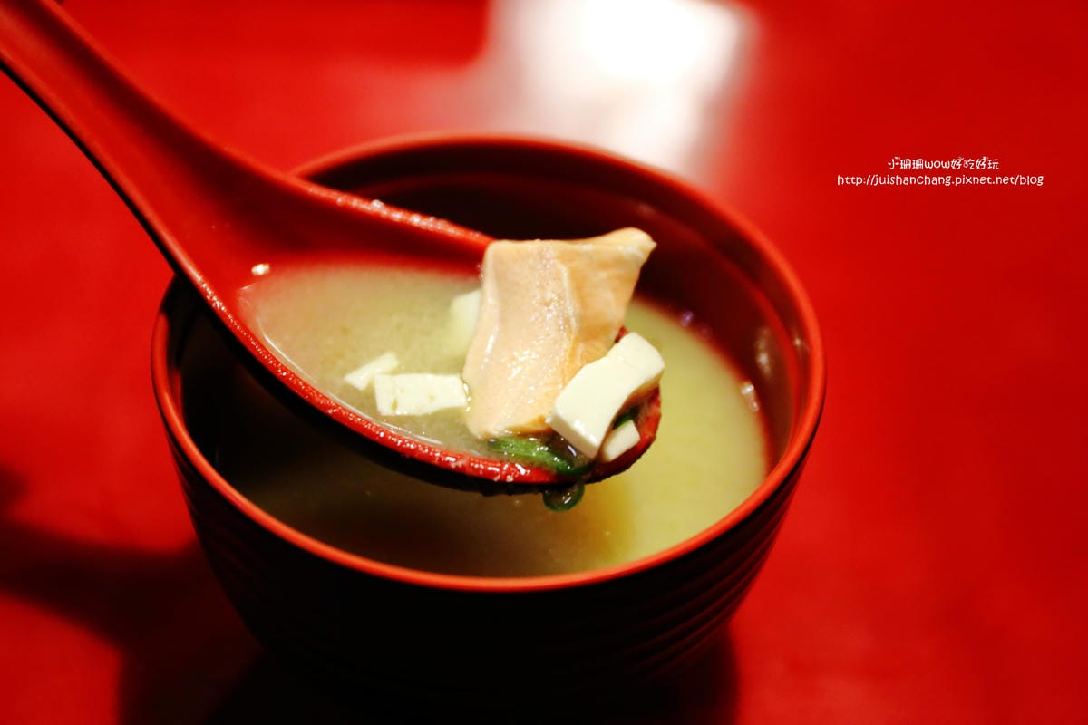 【食║板橋】八八食堂～板橋日本料理推薦。平價生魚片丼飯，一碗入魂！