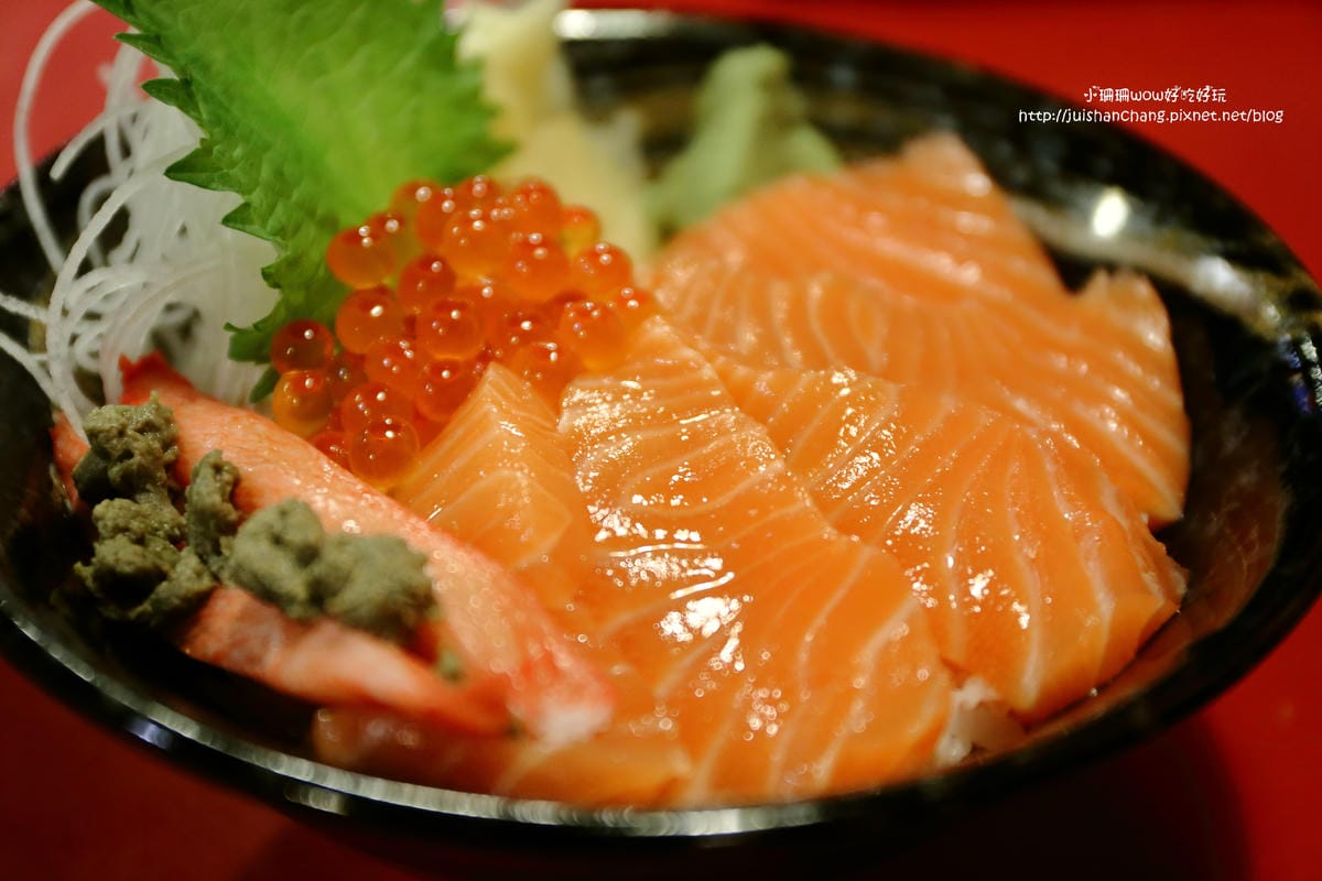 【食║板橋】八八食堂～板橋日本料理推薦。平價生魚片丼飯，一碗入魂！